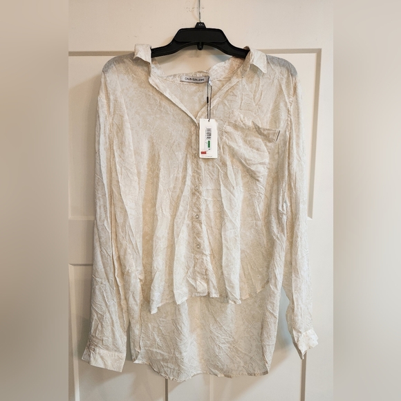 Calvin Klein drop tail button up.  Size Large.  Nwt - Picture 1 of 2